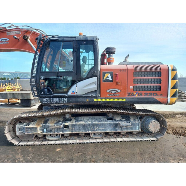 2021 Hitachi ZX220LC-43776537