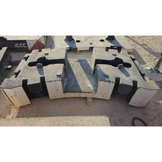 2017 GROVE GMK4100L-1-43777047