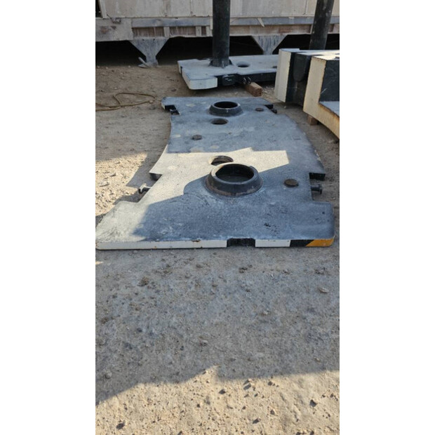 2017 جروف GMK4100L-1-43777095