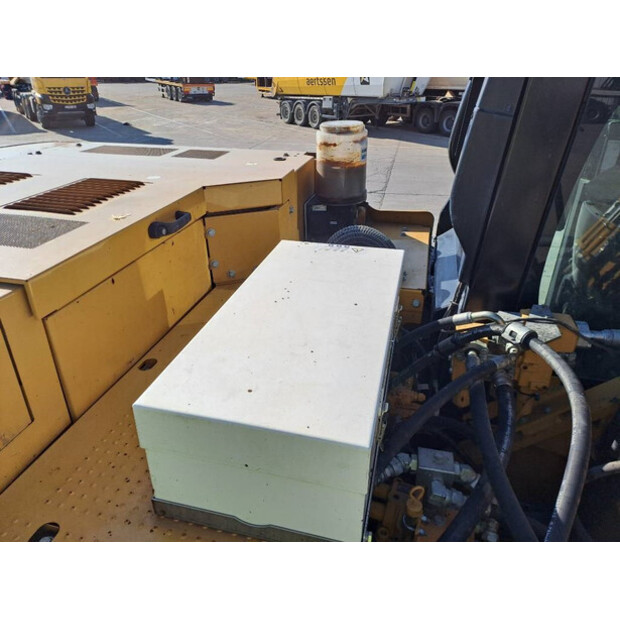 2019 Caterpillar 330 NG-43778086