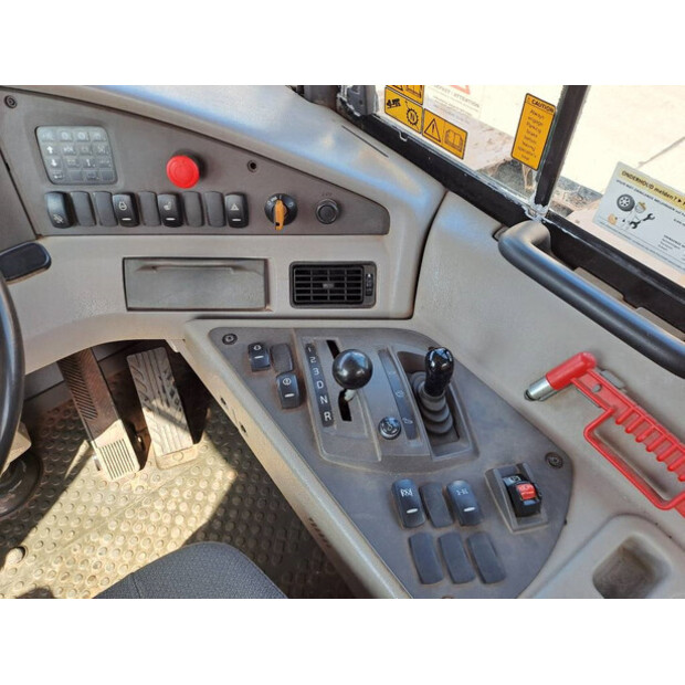 2013 Volvo A25F-43778347