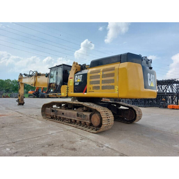 2016 Caterpillar 352FL-43779129