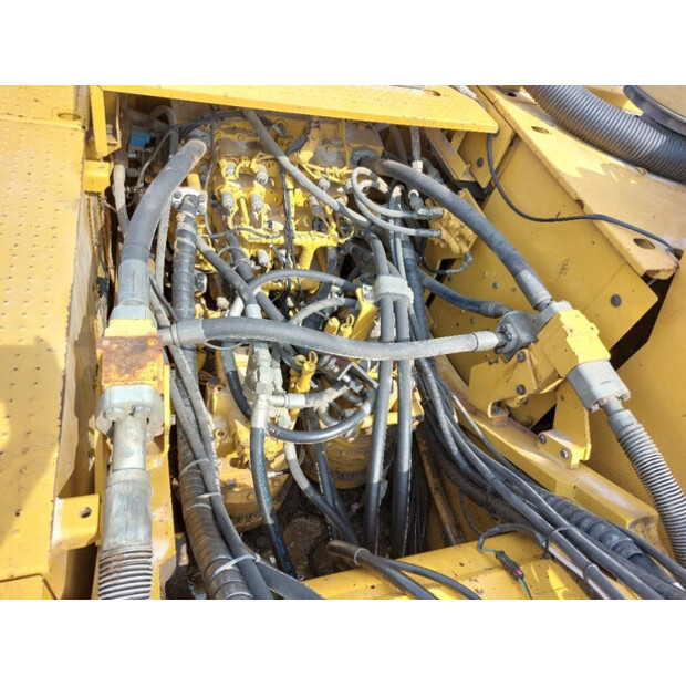 2016 Caterpillar 352FL-43779151