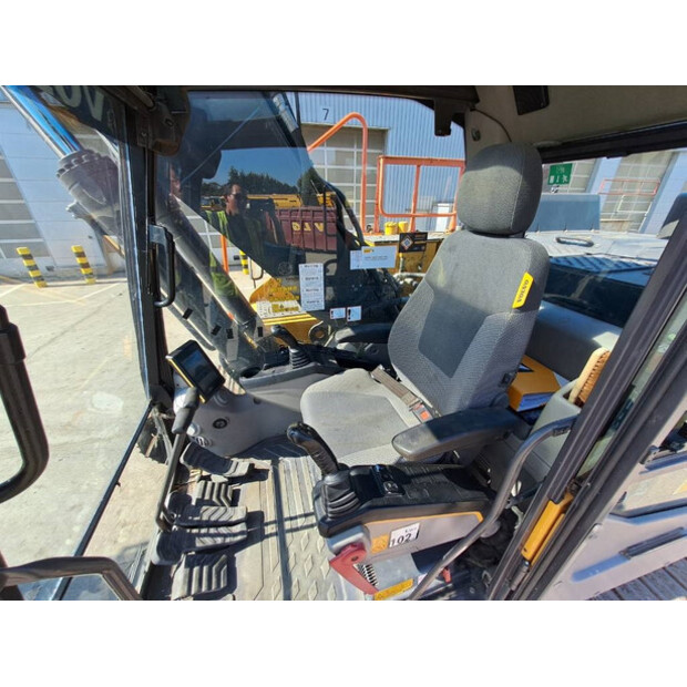 2017 Volvo EC220EL-43779804