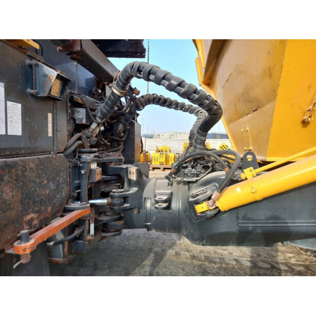 2017 Komatsu HM400-3R-43780740