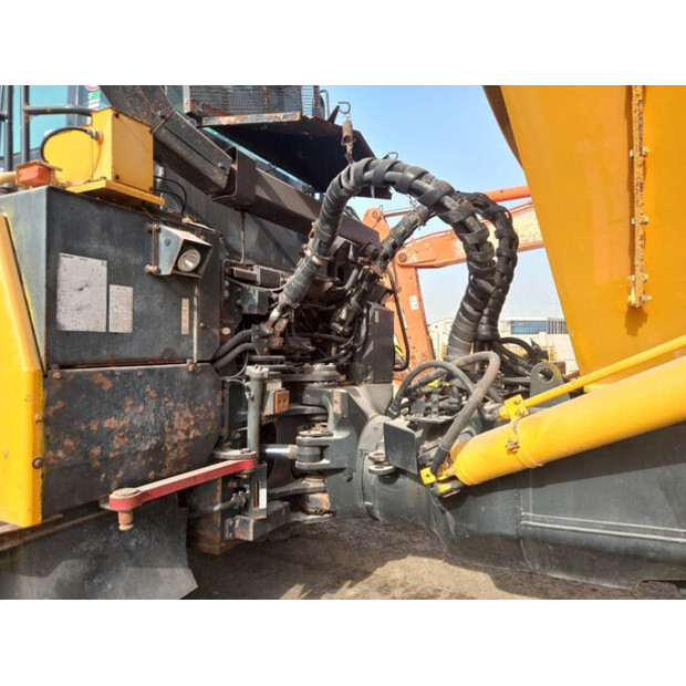 2017 كوماتسو HM400-3R-43780883