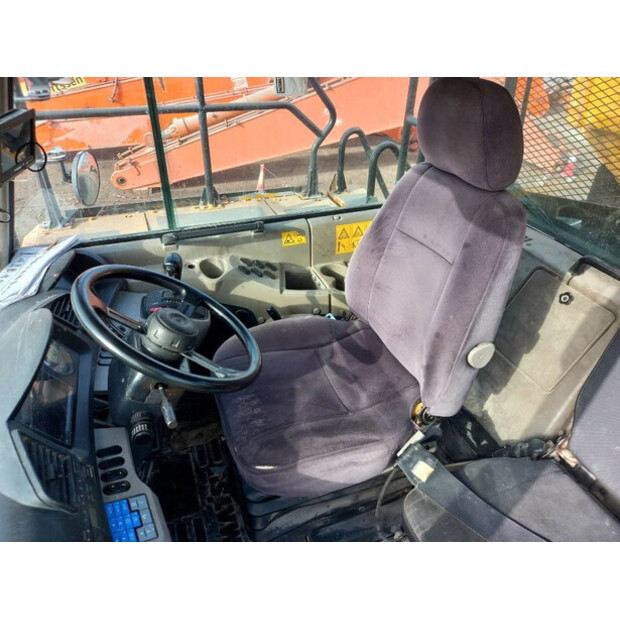 2017 كوماتسو HM400-3R-43780915