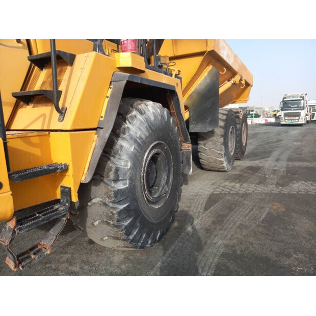 2017 كوماتسو HM400-3R-43780921