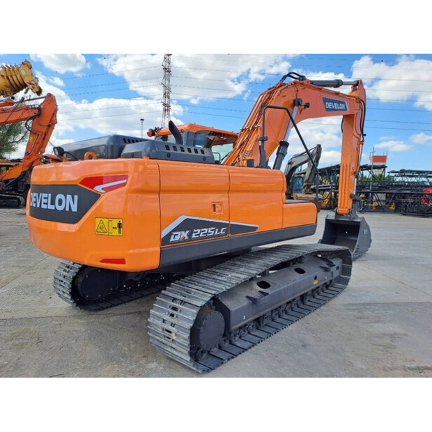 2025 دووسان DX225LC-7M-43781170