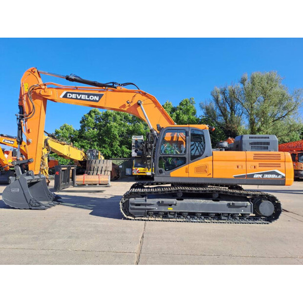 2025 دووسان DX300LC-7M-43781191