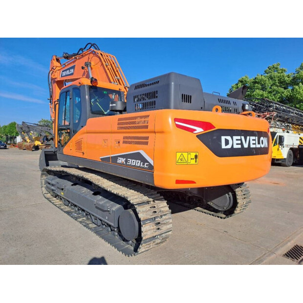 2025 دووسان DX300LC-7M-43781192