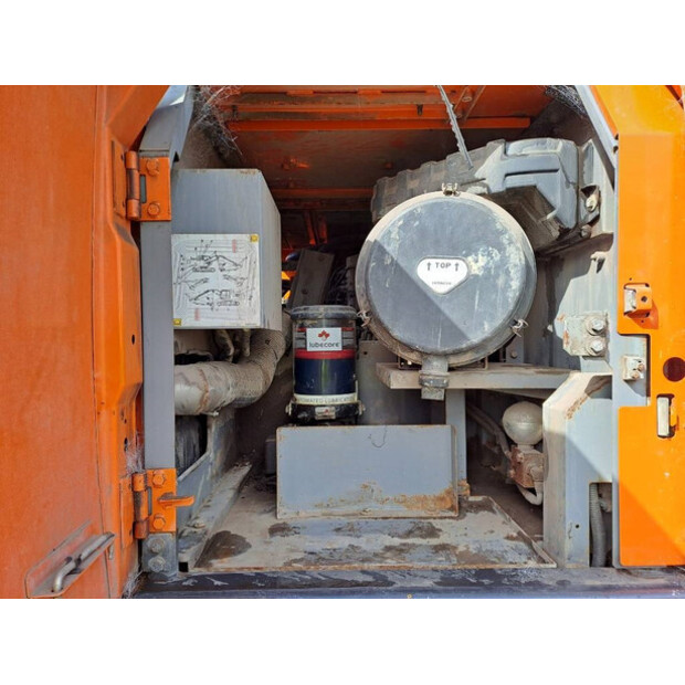 2018 Hitachi ZX300LC-6-43781279