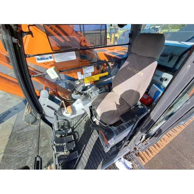 2018 Hitachi ZX300LC-6-43781284