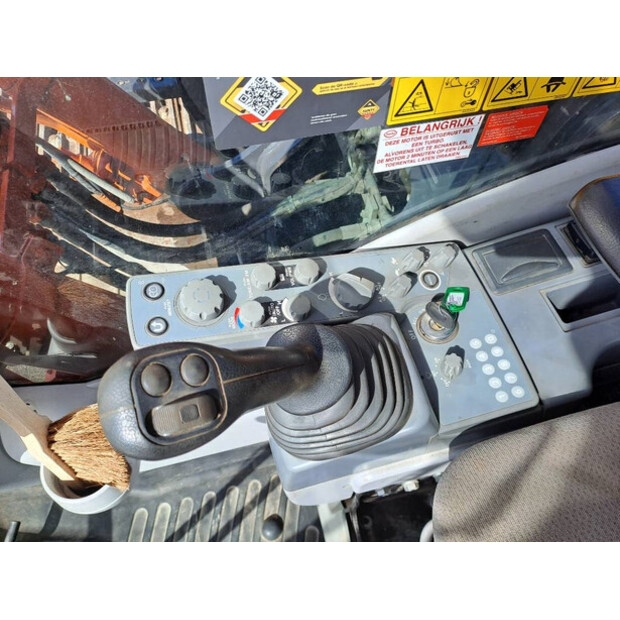 2018 Hitachi ZX300LC-6-43781285