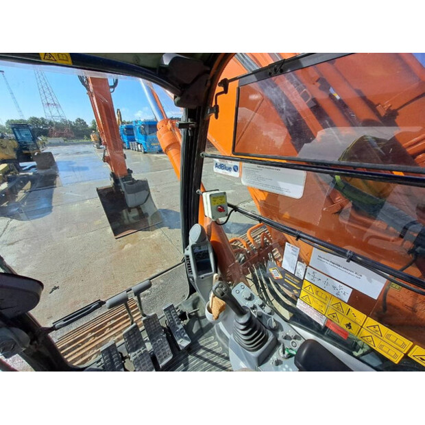 2018 Hitachi ZX300LC-6-43781288