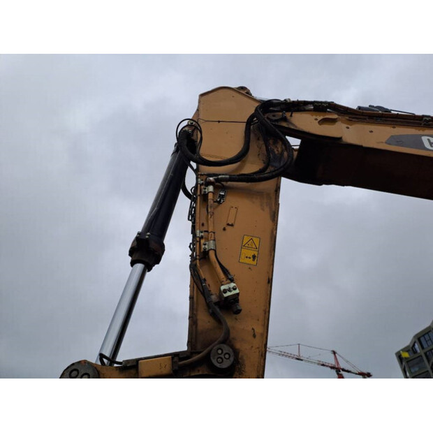 2019 Caterpillar 374FL-43781464