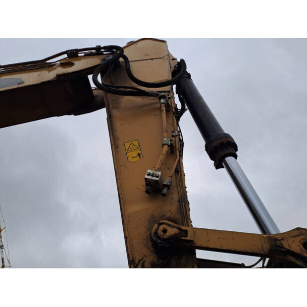 2019 Caterpillar 374FL-43781465