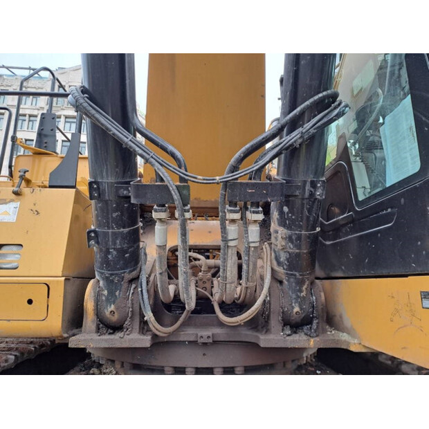 2019 Caterpillar 374FL-43781466