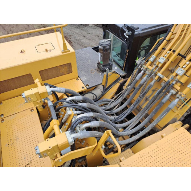 2019 Caterpillar 374FL-43781474