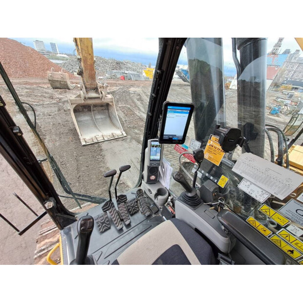 2019 Caterpillar 374FL-43781480