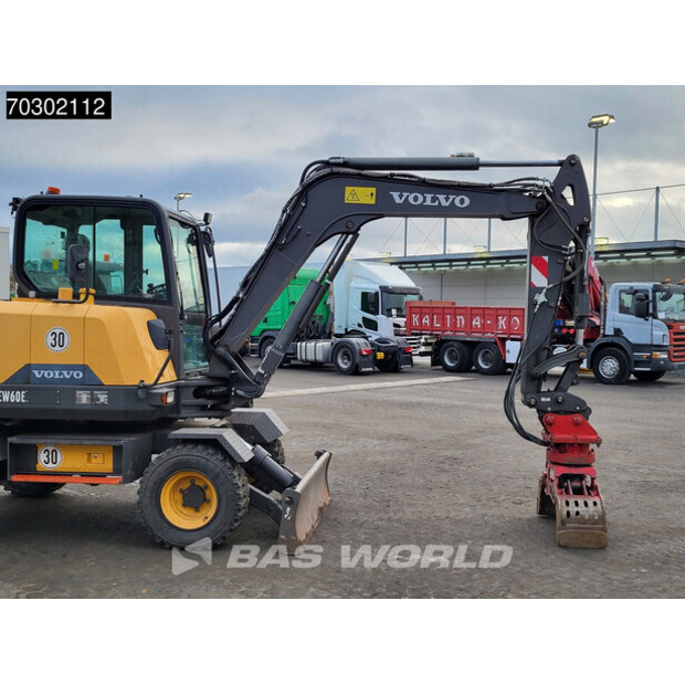 2020 Volvo EW60E-43781488