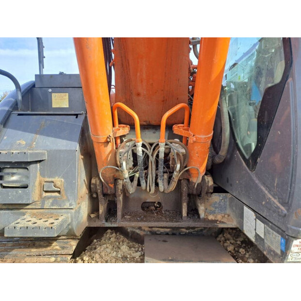 2011 Hitachi ZX225USLC-3-43781557