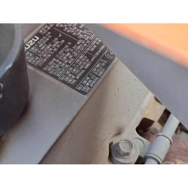 2011 Hitachi ZX225USLC-3-43781567