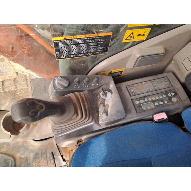 2011 Hitachi ZX225USLC-3-43781570