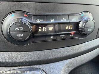 2018-mercedes-benz-vito-1385519-43798684