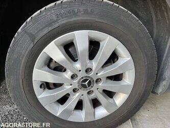 2018-mercedes-benz-vito-1385519-43798693