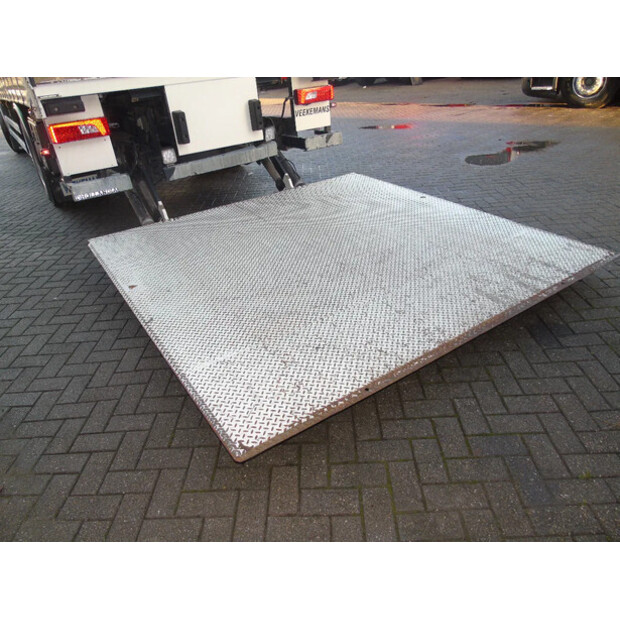 2017 سكانيا P370-43798869