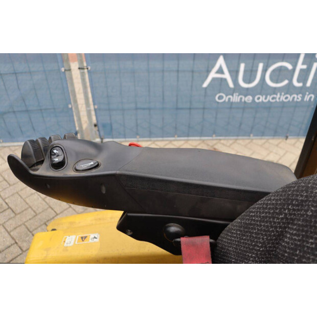 2016 Yale ERP16VF-43799575