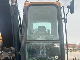 2024-hyundai-hx220s-43802866