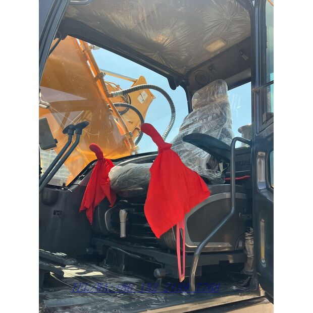 2024 هيونداي R220LC-9S-43803015