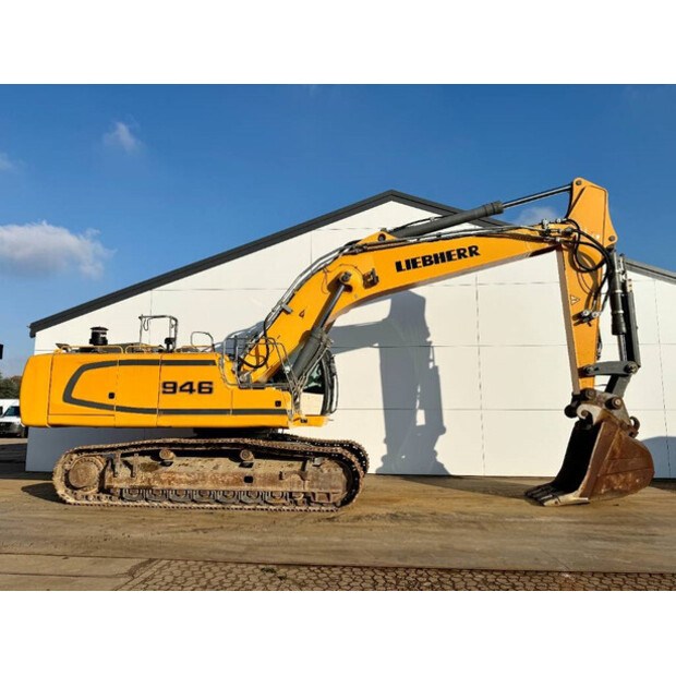 2018 ليبهير R946LC-43803518