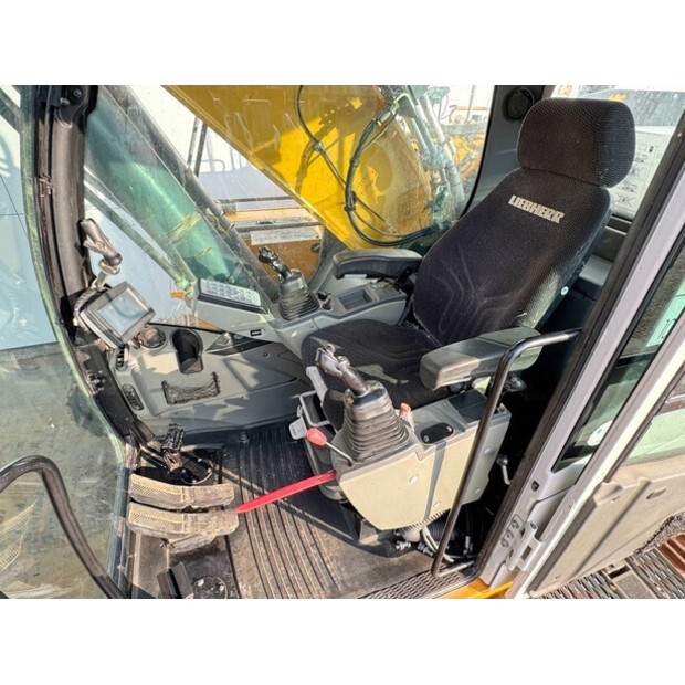 2018 ليبهير R946LC-43803520