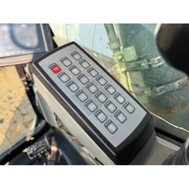 2018 ليبهير R946LC-43803522