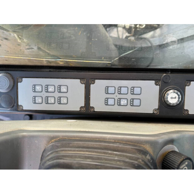 2018 ليبهير R946LC-43803524