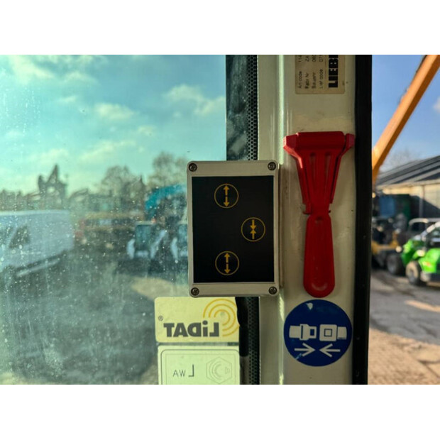 2018 ليبهير R946LC-43803528