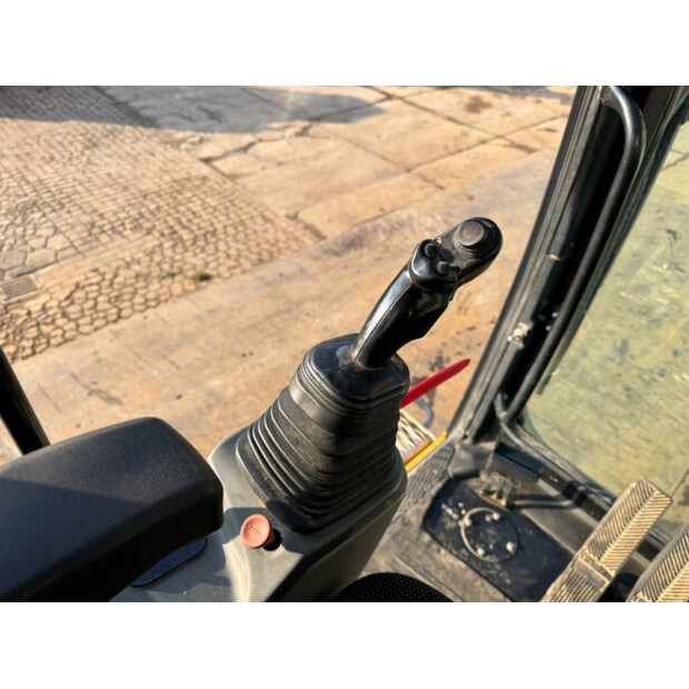 2018 ليبهير R946LC-43803530