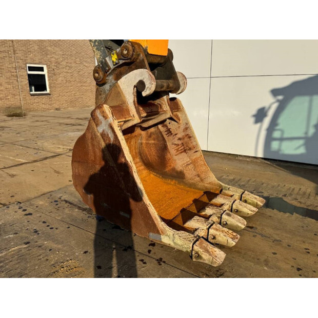 2018 ليبهير R946LC-43803539