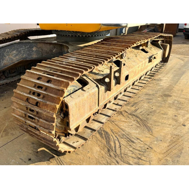 2018 ليبهير R946LC-43803540