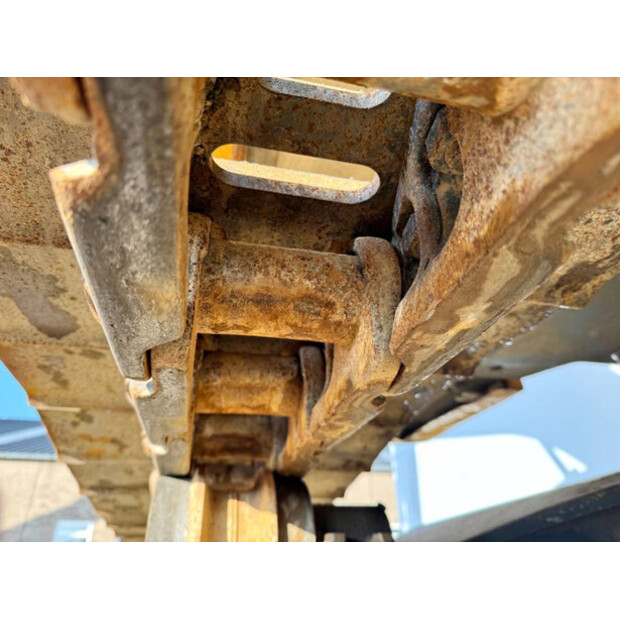 2018 ليبهير R946LC-43803545