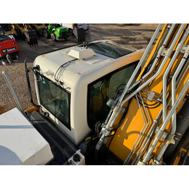 2018 ليبهير R946LC-43803547