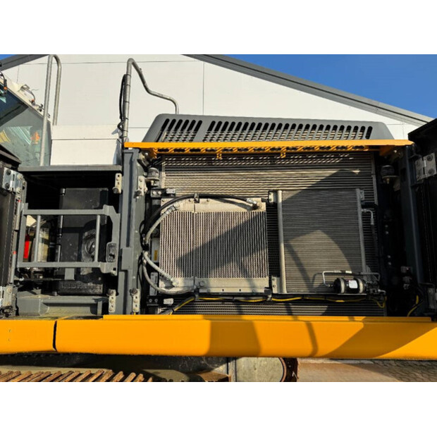 2018 ليبهير R946LC-43803549