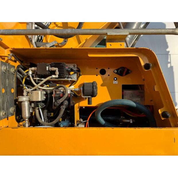 2018 ليبهير R946LC-43803551