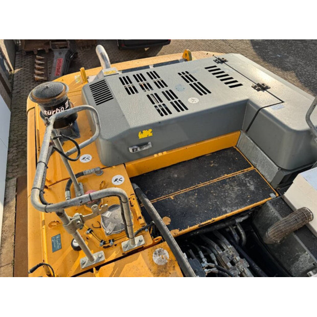 2018 ليبهير R946LC-43803552