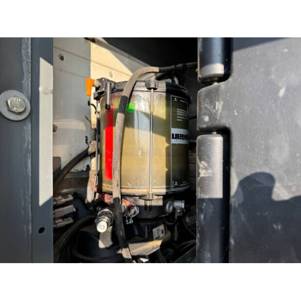 2018 ليبهير R946LC-43803557