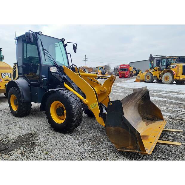 2023 Komatsu WA80M-43812357