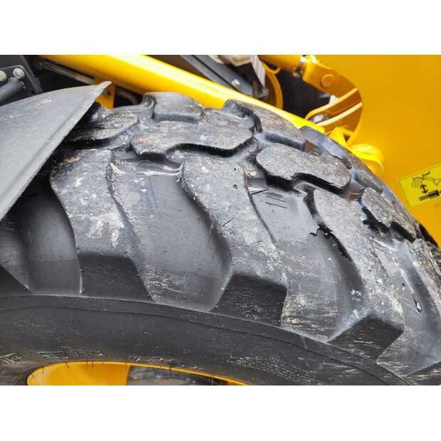 2023 Komatsu WA80M-43812362